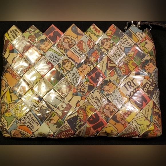 ♥️ NWOT Nahui Ollin For Tootsie Roll / Pop Owl Wrapper Clutch Purse Wristlet ♥️ - Picture 7 of 9